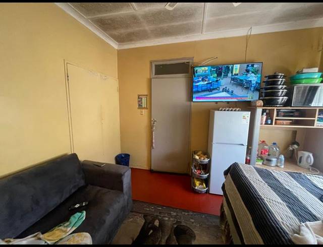 5 BEDROOM HOUSE FOR SALE IN BRIXTON